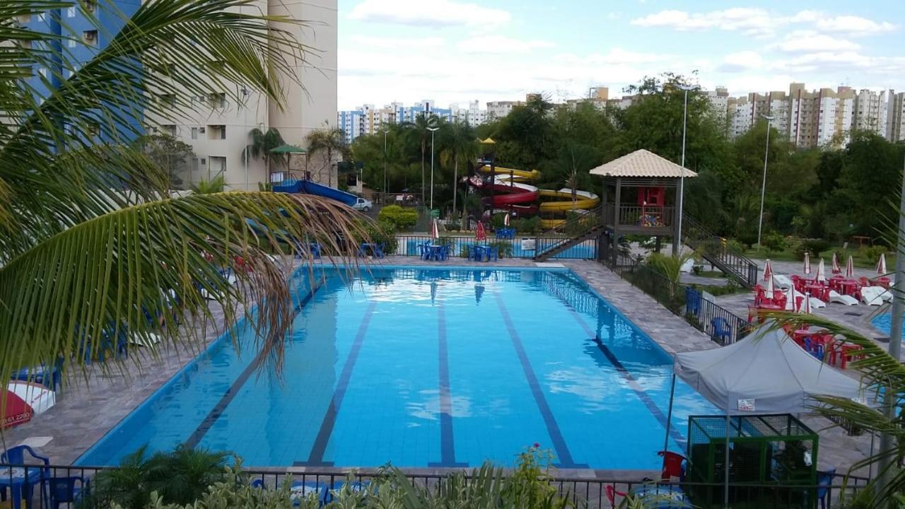 Golden Dolphin Express 5Pessoas Mais 1 Crianca Ate 5 Anos Com Toalhas E Roupas De Cama,Lencois, Travesseiros E Fronhas E 3 Parques Aquaticos Termais Limpeza Impostos E Taxas Ja Incluso Caldas Novas Kültér fotó